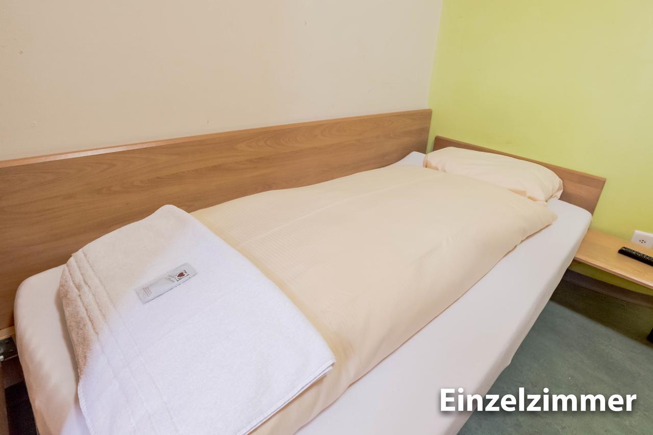 Hotel & Backpackers Zak Σαφχάουζεν Εξωτερικό φωτογραφία